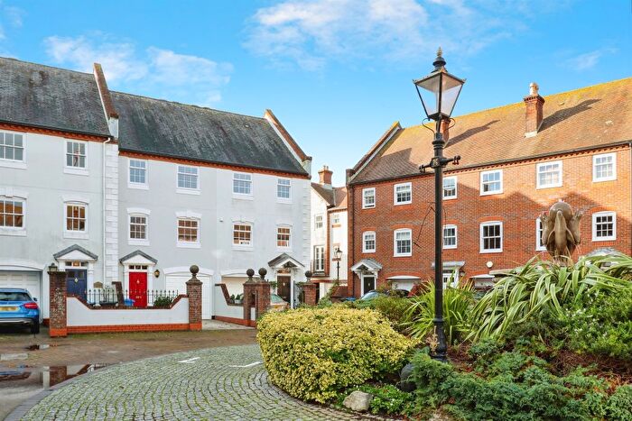 4 Bedroom Property For Sale In Barbers Gate, Poole, BH15