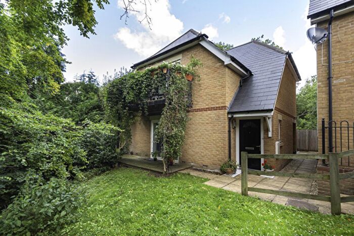 2 Bedroom Flat For Sale In St Ebbas Close, Headington, OX3