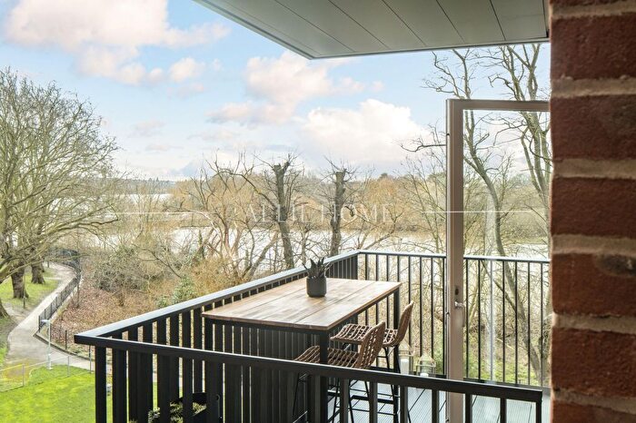 1 Bedroom Flat For Sale In Meadowlark House, Moorhen Drive, NW9