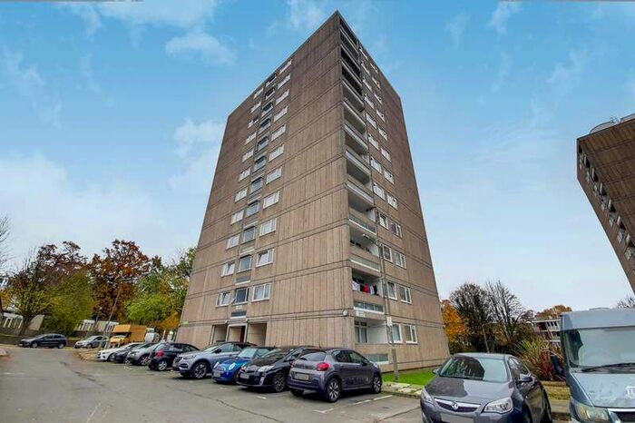 2 Bedroom Flat To Rent In Fontley Way, Roehampton, SW15