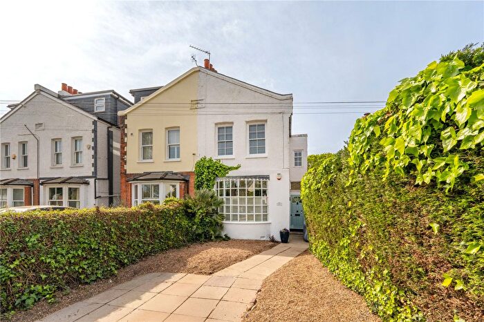 3 Bedroom Semi Detached House For Sale In Uxbridge Road, Hampton Hill, Hampton, TW12