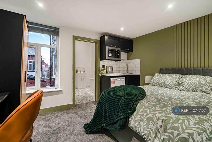 6 Bedroom Terraced House To Rent In Roscoe Street, Stockport, SK3