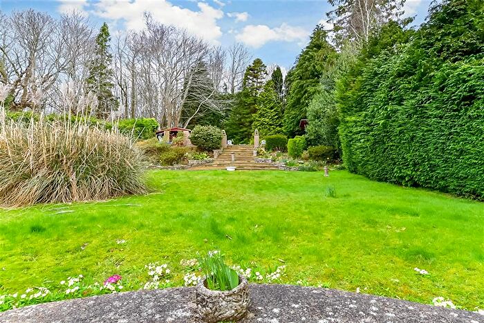 2 Bedroom Detached Bungalow For Sale In North Pole Road, Barming, Maidstone, Kent, ME16