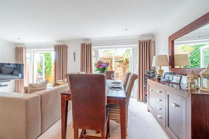 2 Bedroom Detached Bungalow For Sale In Astley Burf, Stourport-On-Severn, DY13