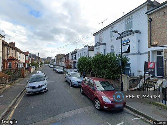 2 Bedroom Flat To Rent In Darnley Street, Gravesend, DA11