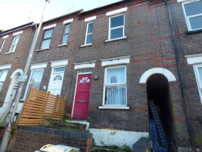 2 Bedroom Terraced House To Rent In Hartley Road, Luton, LU2
