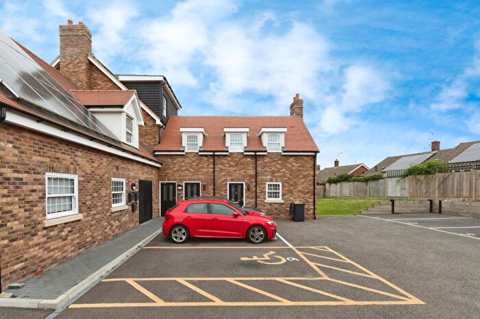 1 Bedroom Flat For Sale In North Street, Rochford, Essex, SS4