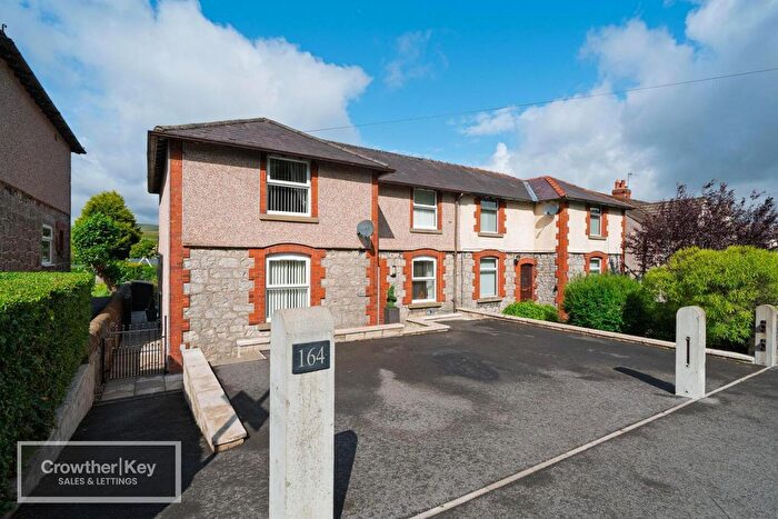 4 Bedroom Semi-Detached House For Sale In Harpur Hill Road, Buxton, SK17