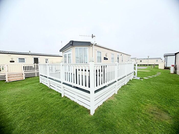 3 Bedroom Caravan For Sale In Kensington, Warners Lane, PO20