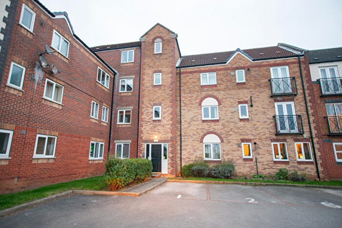 2 Bedroom Flat To Rent In Axholme Court, HU9