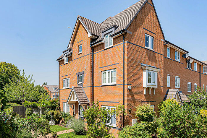 3 Bedroom End Of Terrace House For Sale In Gallows Way, Hertford, Hertfordshire, SG13