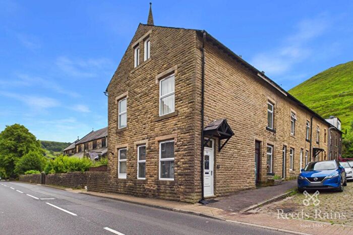 3 Bedroom End Of Terrace House For Sale In Burnley Road, Todmorden, OL14