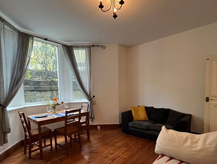 2 Bedroom Apartment To Rent In Claremont Terrace, Spital Tongues, NE2