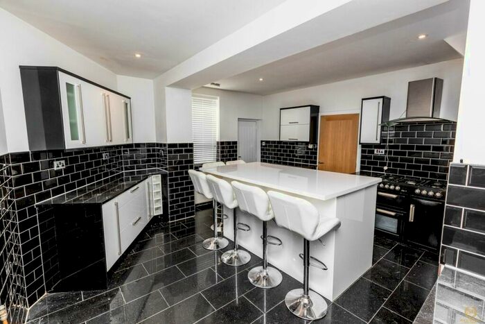 3 Bedroom House To Rent In Booth Crescent, Rossendale, BB4