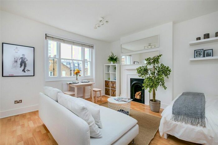 Studio To Rent In Nottingham Place, London, W1U