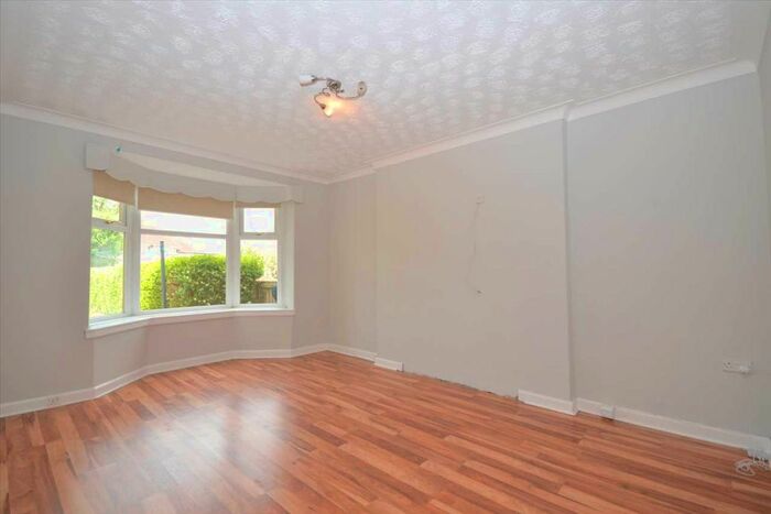 3 Bedroom Semi-Detached House For Sale In York Drive, Burnside, Glasgow, G73