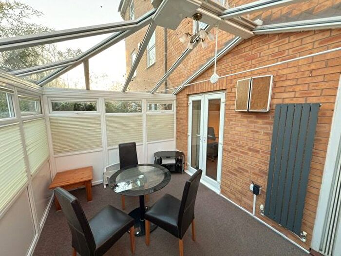 2 Bedroom Flat To Rent In Badgerdale Way, Littleover, Derby, DE23