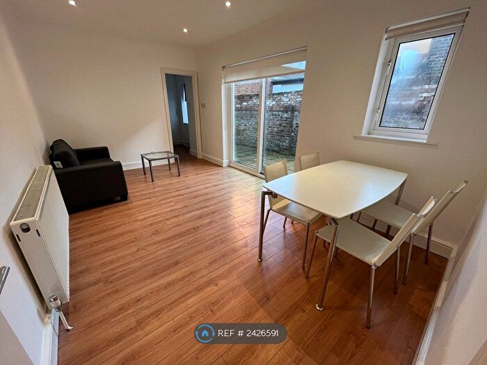 1 Bedroom Flat To Rent In Haverstock Hill, London, NW3