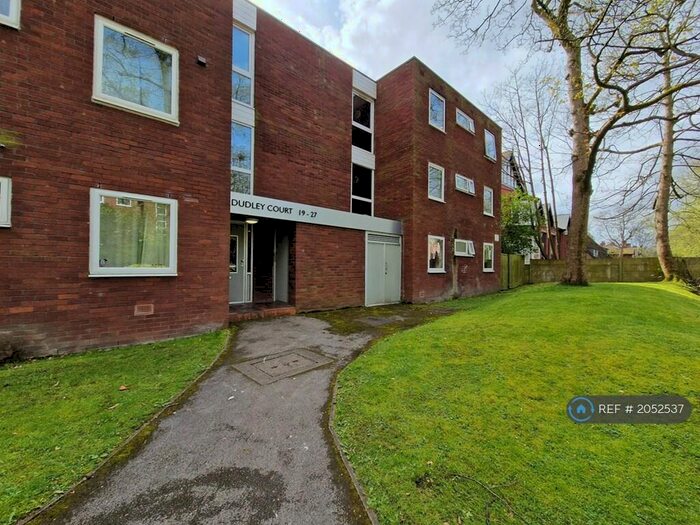 2 Bedroom Flat To Rent In Dudley Court, Manchester, M16