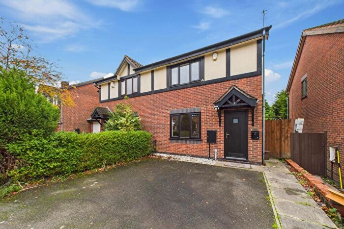 3 Bedroom Semi Detached House For Sale In Clent Hill Drive, Rowley Regis, B65