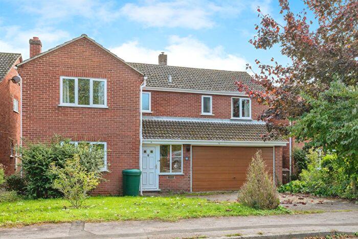 4 Bedroom Detached House For Sale In Bircham Road, Reepham, Norwich, NR10