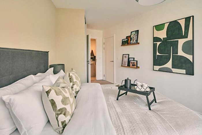 2 Bedroom Apartment To Rent In The Octagon, Birmingham, B3