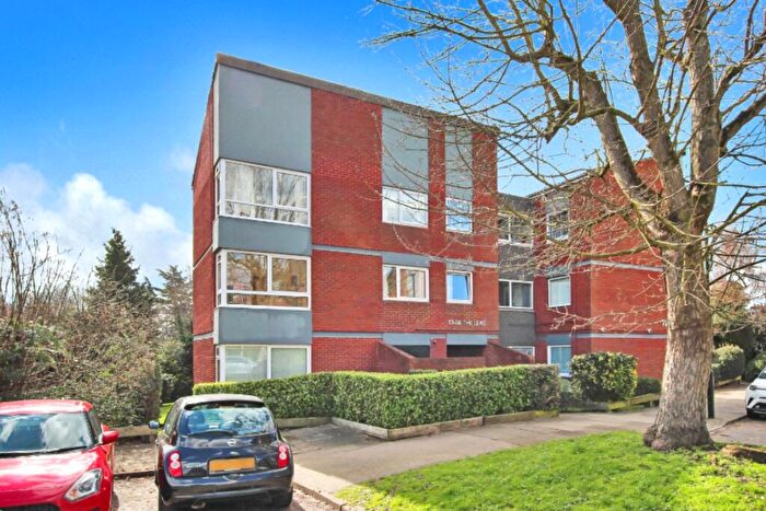 2 Bedroom Flat For Sale In Cleanthus Road, Shooters Hill, SE18