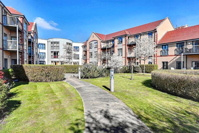 2 Bedroom Flat For Sale In Wellbrook Way, Girton, CB3