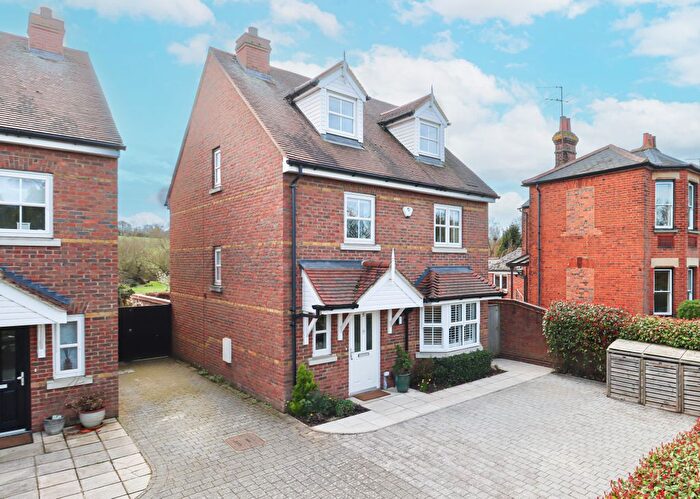 4 Bedroom Detached House For Sale In Meadow Vale, Wheathampstead, St. Albans, AL4