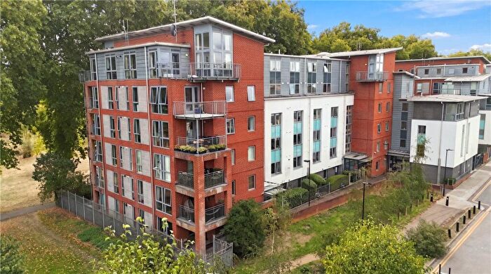 2 Bedroom Apartment To Rent In Southwold Road, London, E5