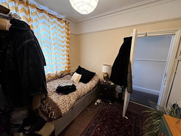 4 Bedroom House To Rent In May Street, Cathays, CF24