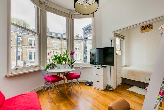 1 Bedroom Flat To Rent In Sinclair Road, London W14