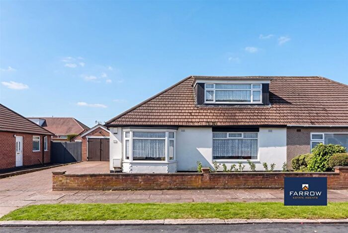 2 Bedroom Semi-Detached Bungalow For Sale In Warwick Avenue, Grimsby, DN33