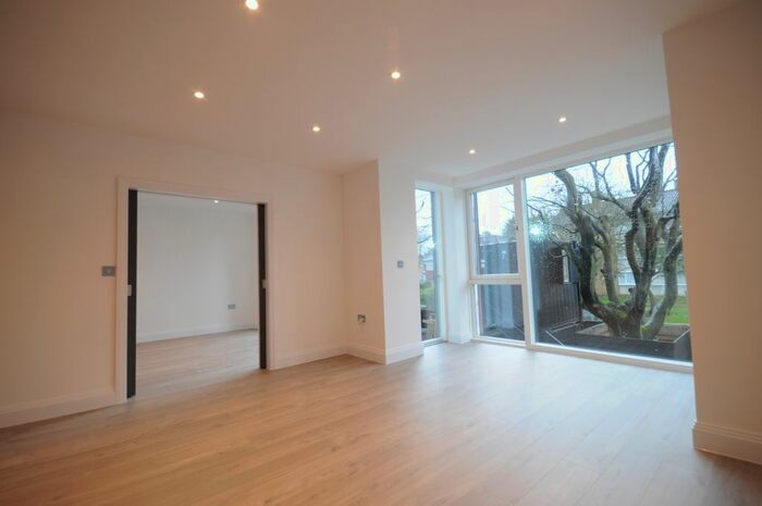 2 Bedroom Flat To Rent In Dacres Road, Forest Hill, SE23