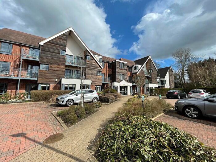 1 Bedroom Retirement Property To Rent In Darkes Lane, Potters Bar, Hertfordshire, EN6