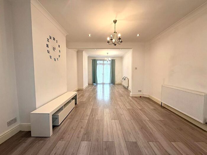 3 Bedroom Terraced House To Rent In Trinity Avenue, Enfield, EN1