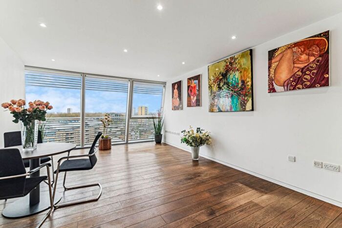 2 Bedroom Flat To Rent In Hester Road, Battersea, London, SW11