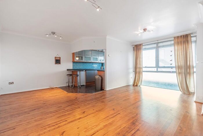 2 Bedroom Flat To Rent In Greenwich High Road, London, SE10