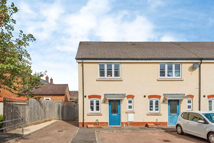 2 Bedroom End Of Terrace House For Sale In Millway Furlong, Haddenham, Aylesbury, HP17