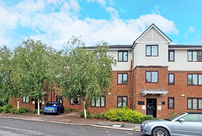 2 Bedroom Flat For Sale In The Boltons, Pinner View, Harrow, HA1