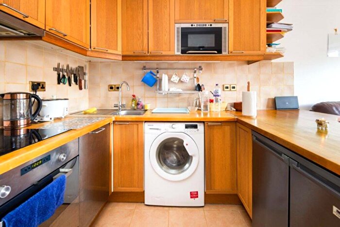 1 Bedroom Flat To Rent In Whiteadder Way, London, E14