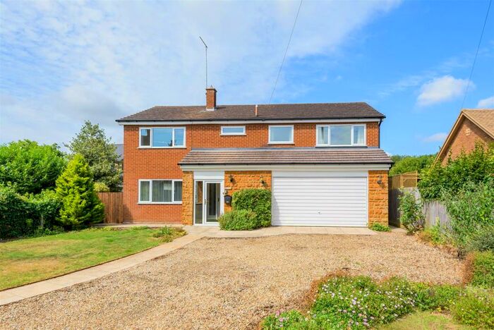 4 Bedroom House For Sale In Mounts Lane, Newnham, Daventry, NN11