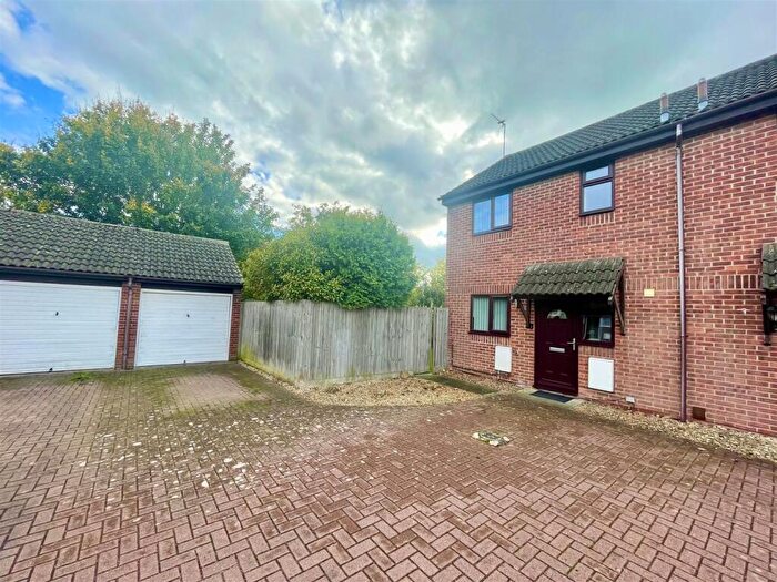 2 Bedroom Semi-Detached House For Sale In Wagtail Close, Swindon, SN3