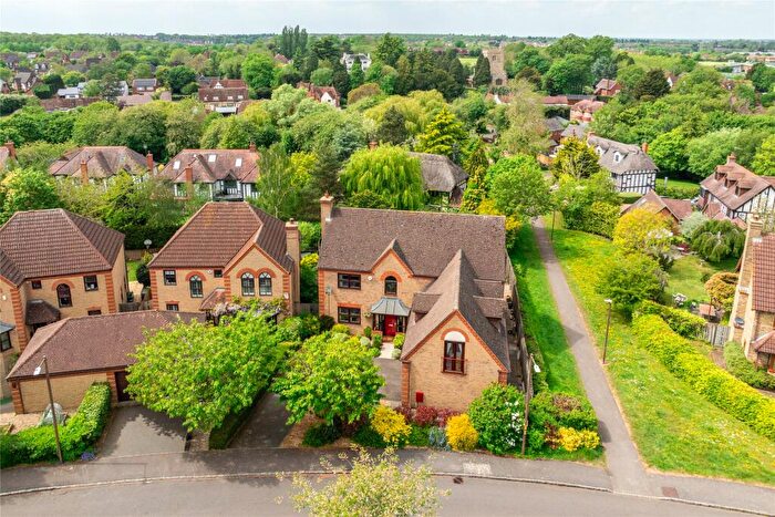 5 Bedroom Detached House For Sale In Pigott Drive, Shenley Church End, Milton Keynes, Buckinghamshire, MK5