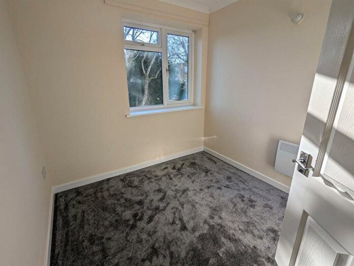 2 Bedroom Apartment To Rent In Wingate Close, Kings Norton, Birmingham, B30