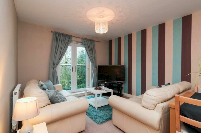 2 Bedroom Flat To Rent In Sinclair Drive, Basingstoke, RG21