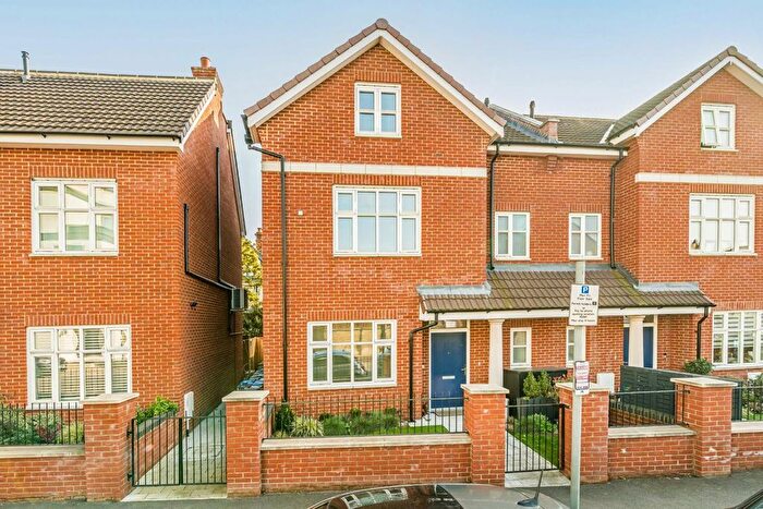 4 Bedroom End Terrace House For Sale In The Crescent, Wimbledon Park, SW19