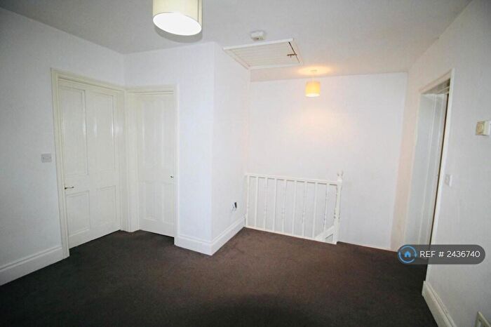 1 Bedroom Flat To Rent In Huish, Yeovil, BA20