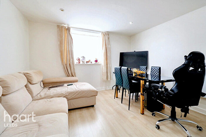 2 Bedroom Apartment For Sale In Mabgate, Leeds, LS9
