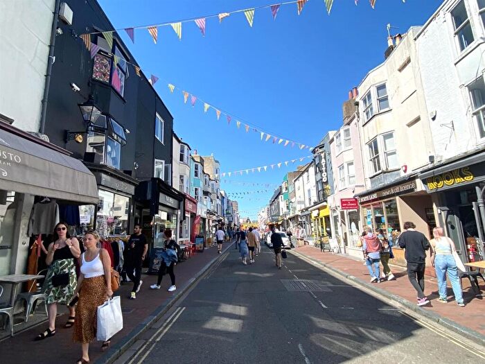 3 Bedroom Flat To Rent In Model Dwellings, Church Street, Brighton, BN1